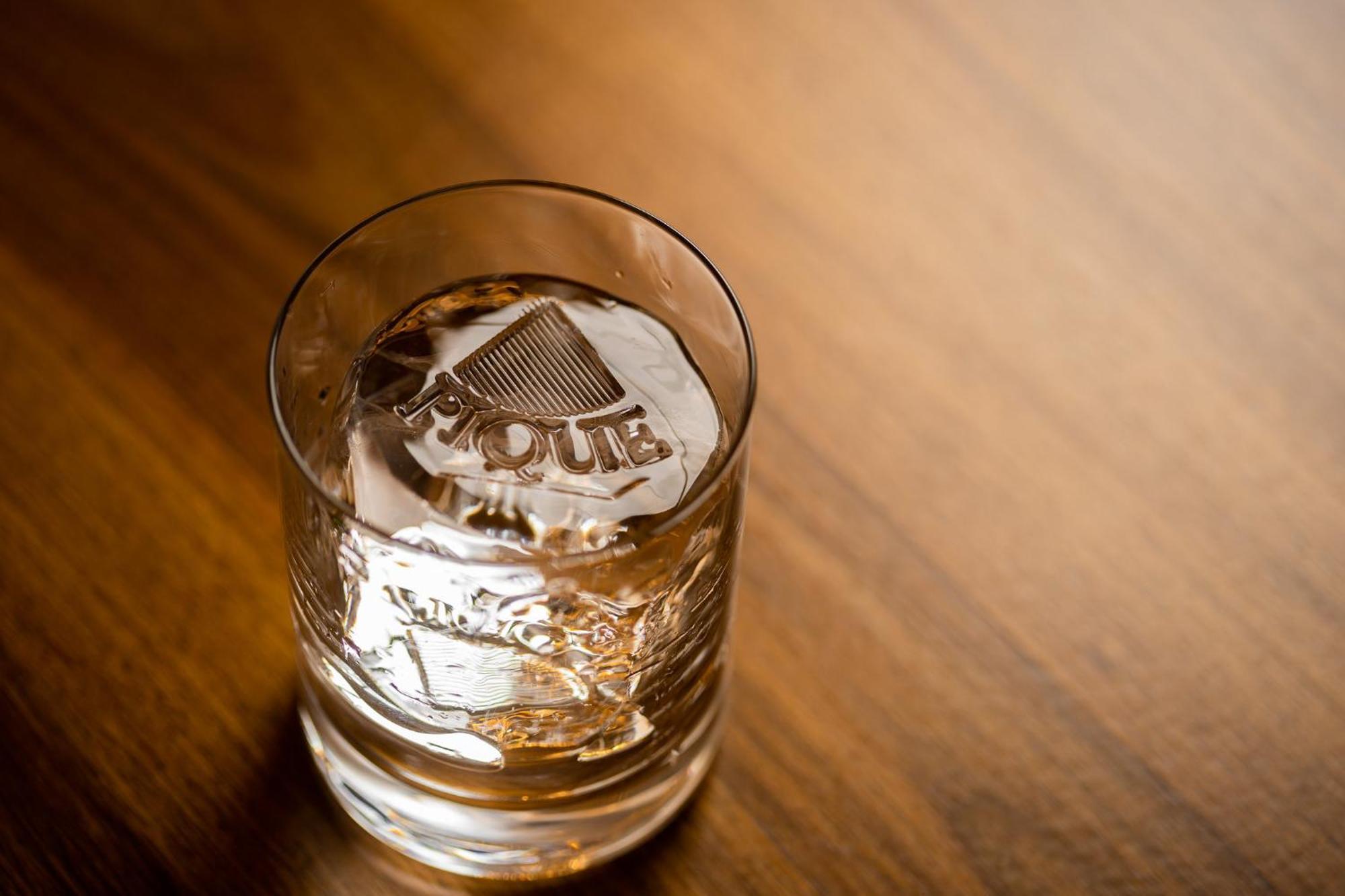 Viceroy Kopaonik Serbia Dış mekan fotoğraf A glass of Old Fashioned with a large ice cube