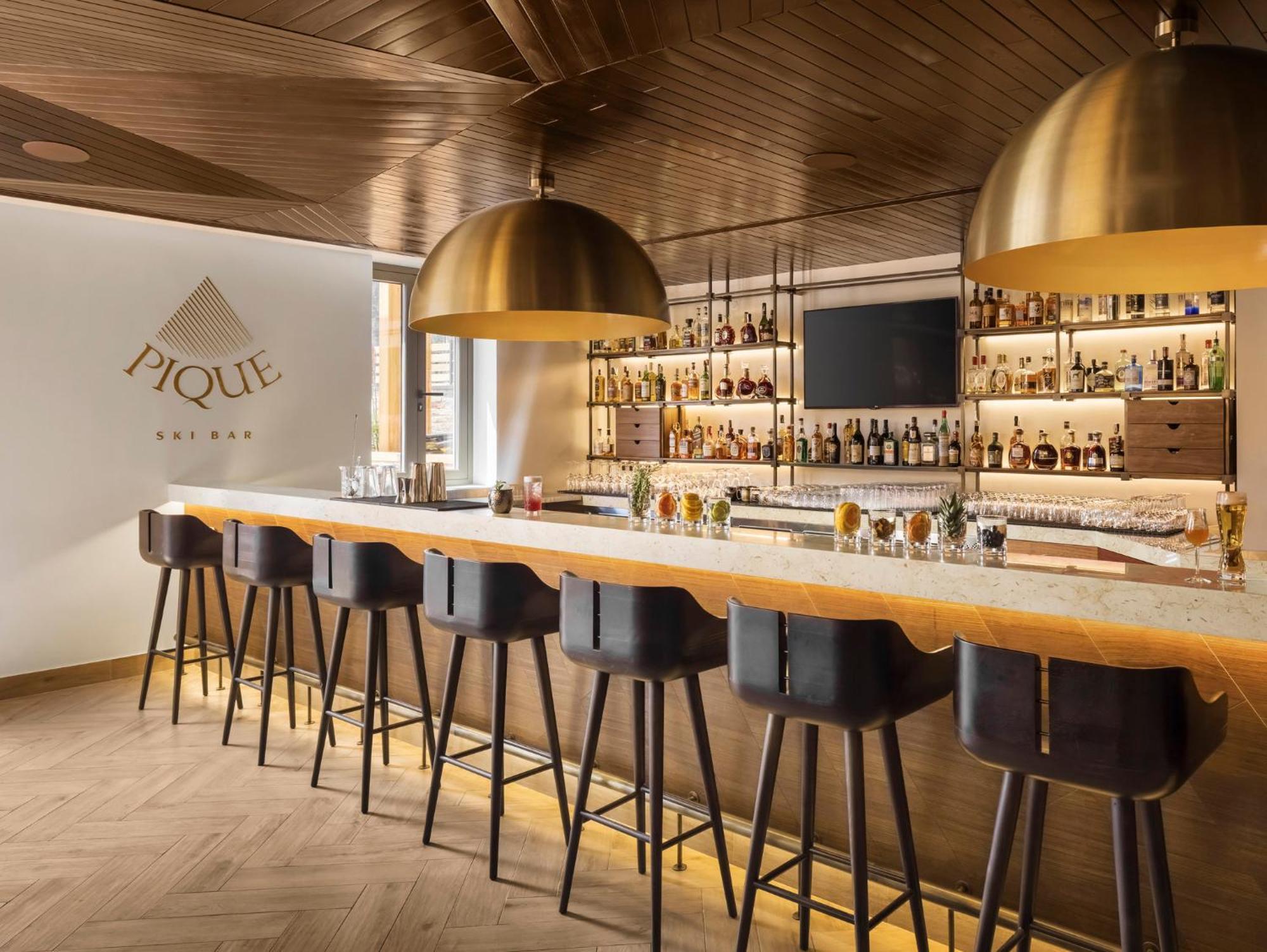 Viceroy Kopaonik Serbia Dış mekan fotoğraf The bar at the new lounge