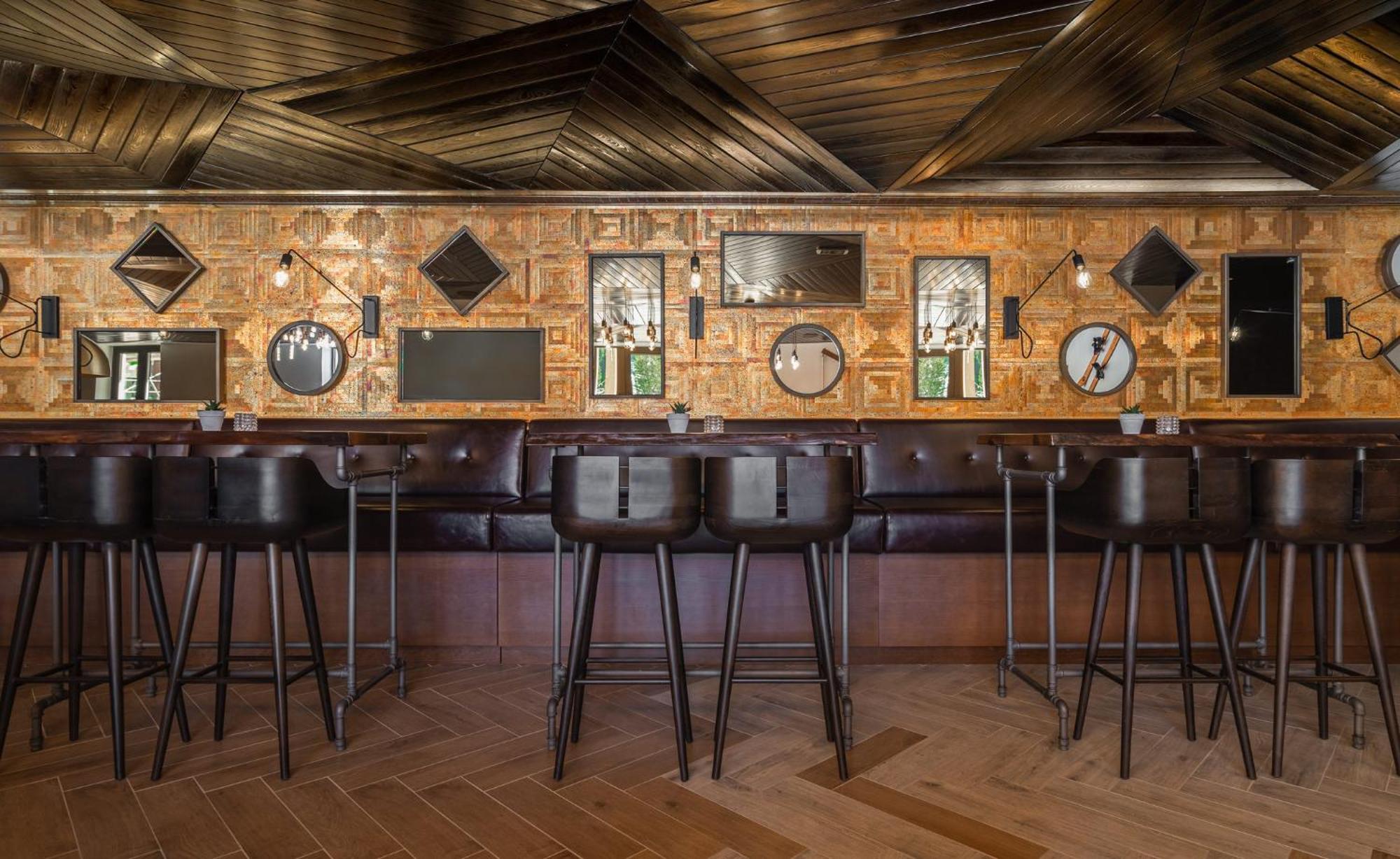 Viceroy Kopaonik Serbia Dış mekan fotoğraf The bar at the 1905