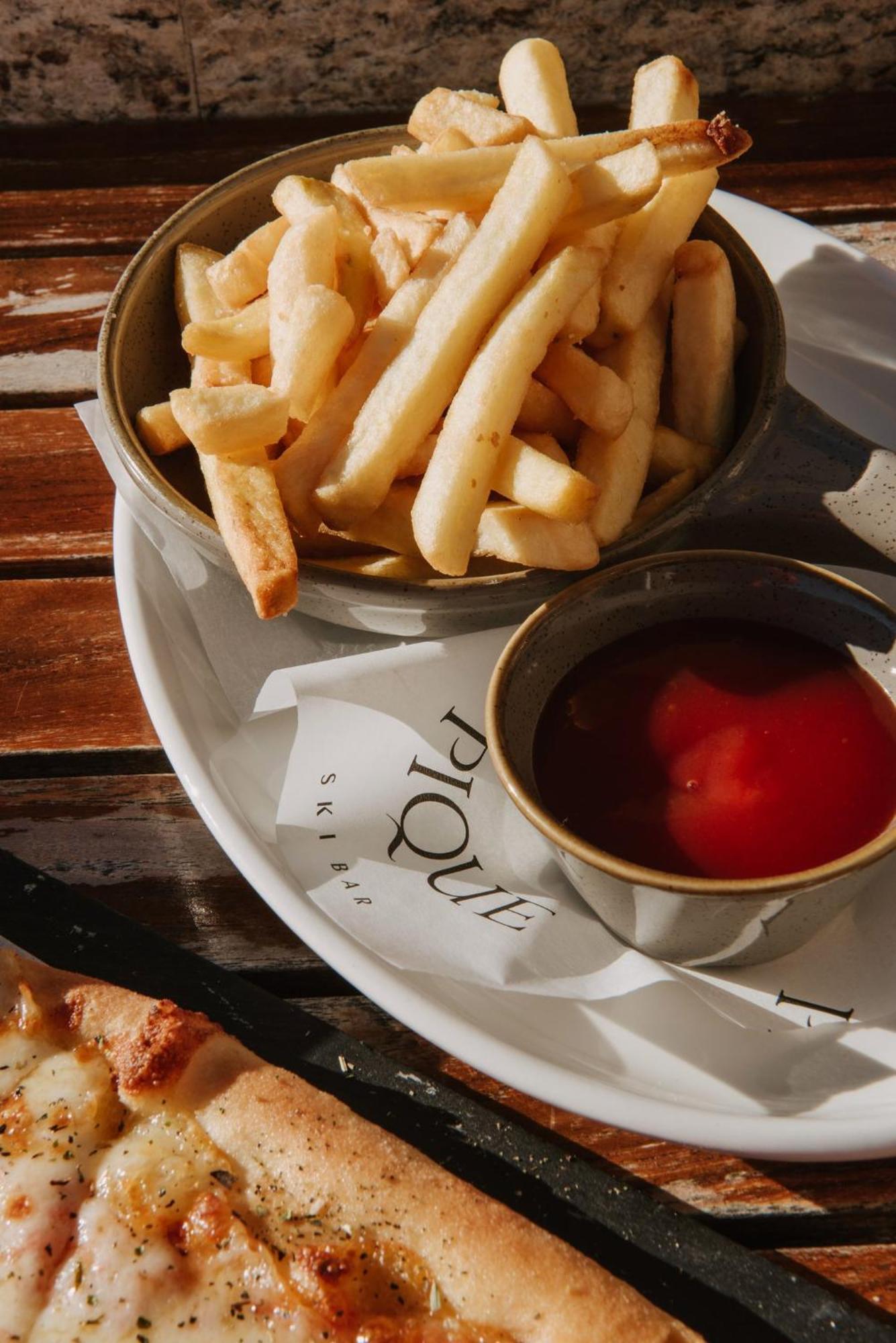 Viceroy Kopaonik Serbia Dış mekan fotoğraf French fries and ketchup